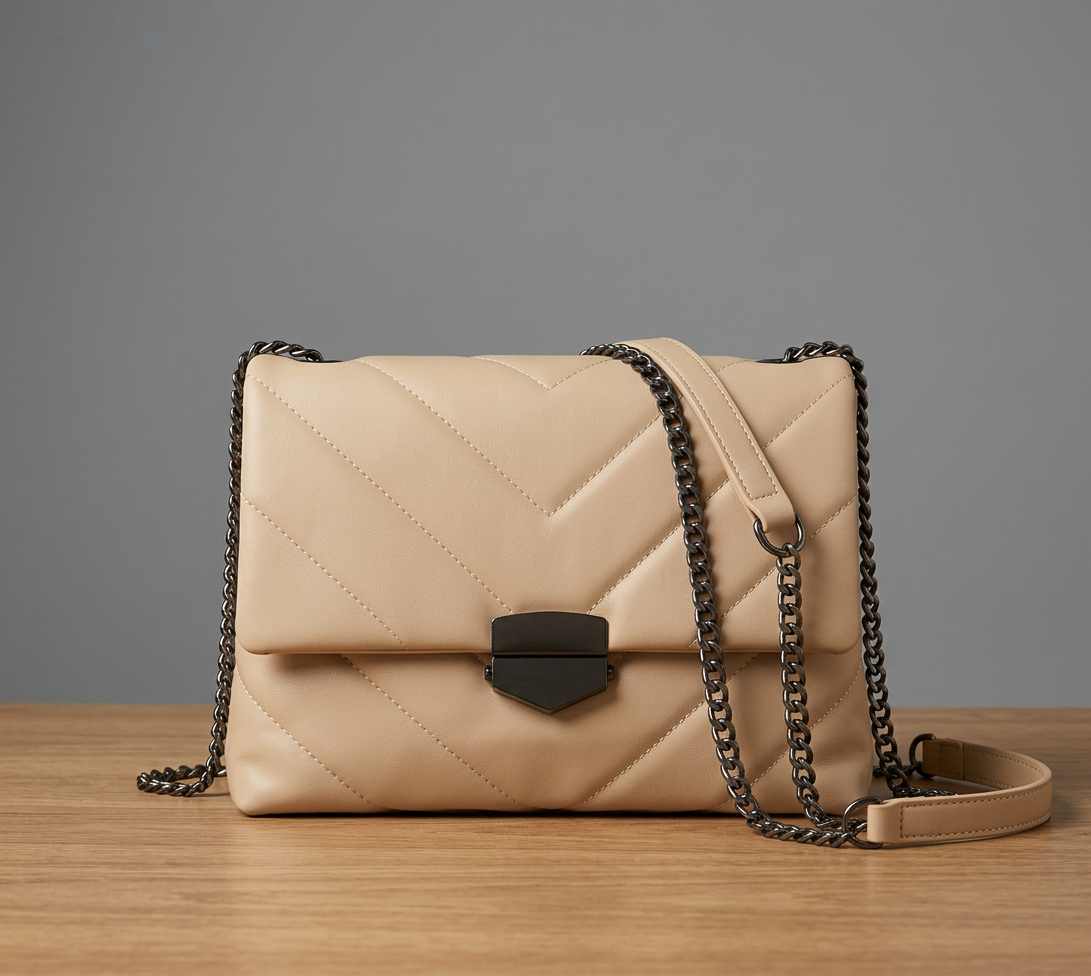 The Valor - Embroidery Chain Bag
